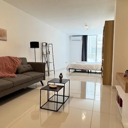 Apartment Majestic Beachfront Finikoudes
